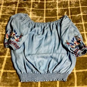 Crop chambray embroidered blouse Small